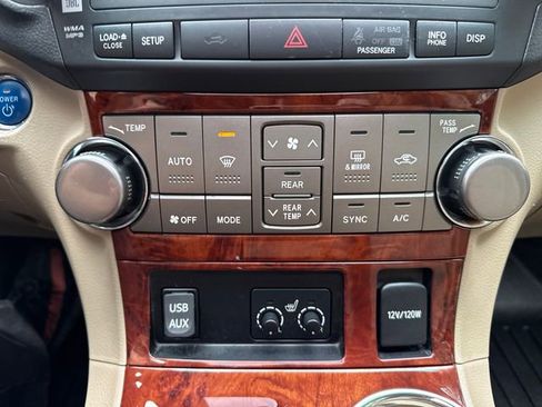 Used 2011 Toyota Highlander Limited AWD/4WD image 18
