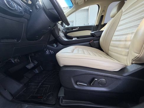 Used 2019 Ford Edge SEL w/ Equipment Group 201A FWD image 11
