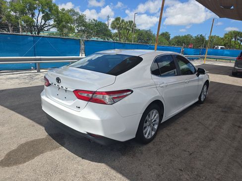 Used 2020 Toyota Camry LE FWD image 6