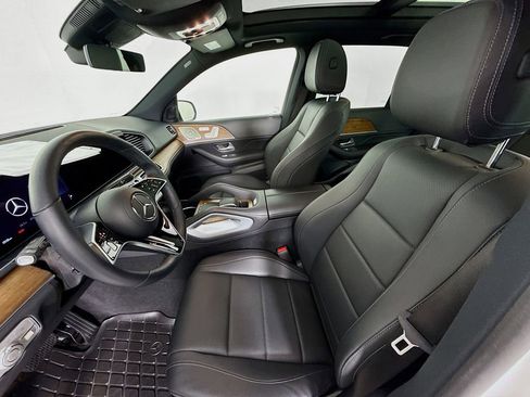 Used 2025 Mercedes-Benz GLE 450e 4MATIC image 5