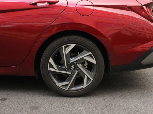 Used 2025 Hyundai Elantra Sport FWD image 10