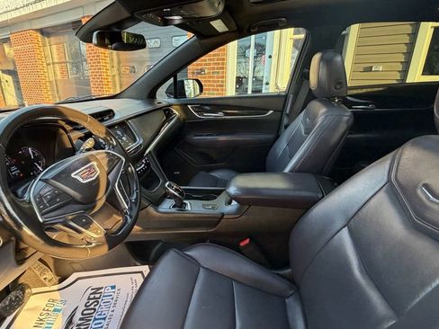 Used 2018 Cadillac XT5 Luxury w/ LPO, Black Ice Package FWD image 10