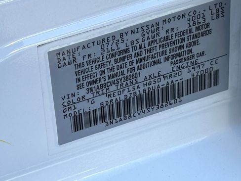 Used 2025 Nissan Sentra SV FWD image 28