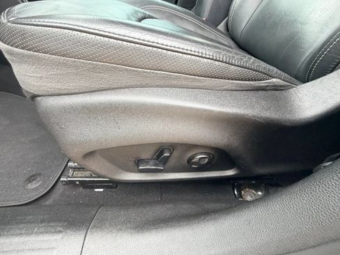 Used 2018 Jeep Renegade Limited FWD image 21