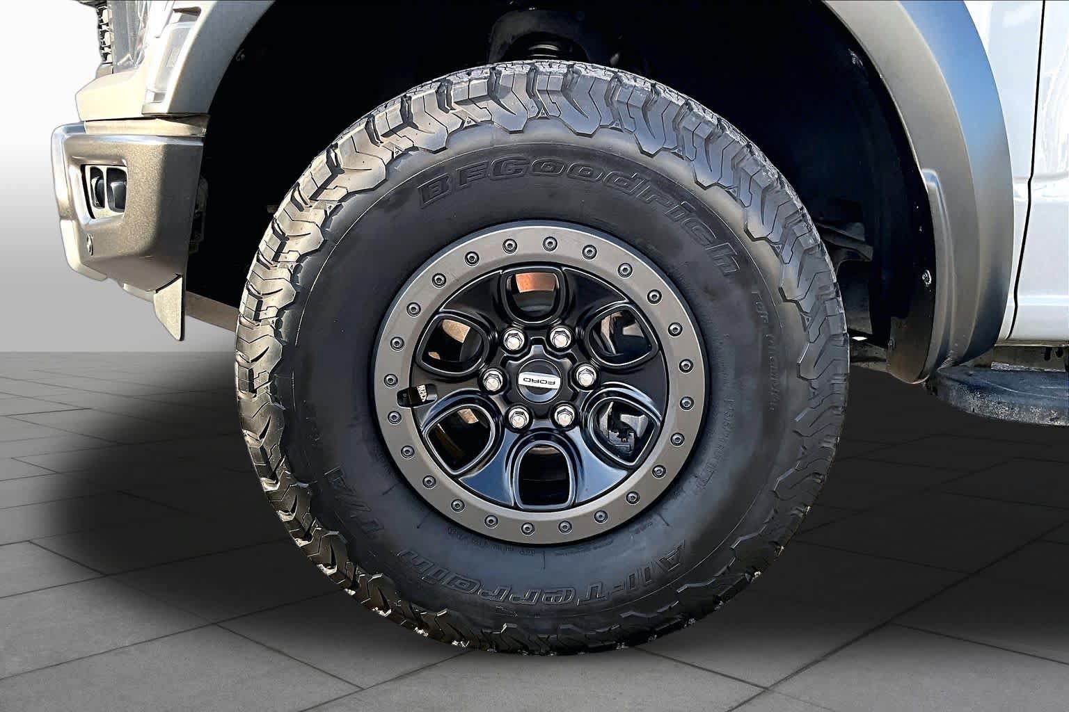 Certified 2023 Ford F150 Raptor w/ Raptor Carbon Fiber Package AWD/4WD image 11