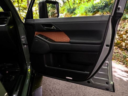 Used 2025 Lexus GX 550 AWD/4WD image 49