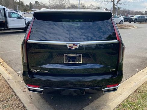 Used 2023 Cadillac Escalade Premium Luxury w/ Performance Package image 34