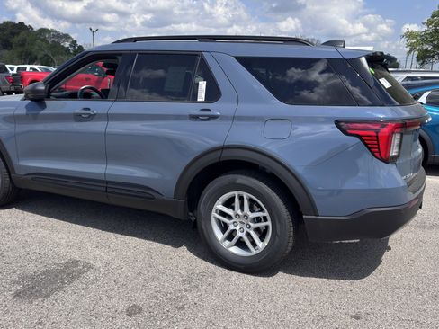 New 2026 Ford Explorer Active image 5