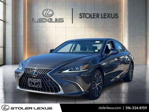 Certified 2022 Lexus ES 350 w/ Premium Package image 3