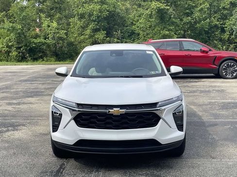 Certified 2024 Chevrolet Trax LS w/ LS Convenience Package FWD image 9