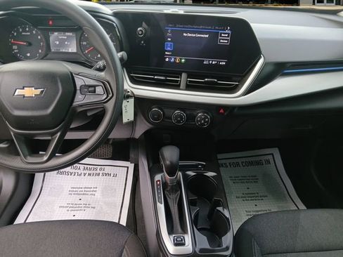 Used 2024 Chevrolet Trax LS image 9