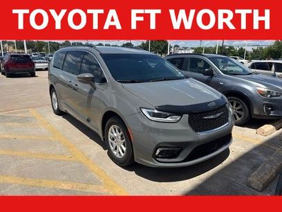 Used 2022 Chrysler Pacifica Touring-L
