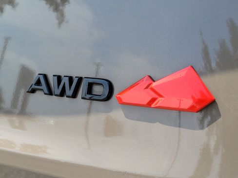 Certified 2025 Nissan Rogue SV AWD/4WD image 10