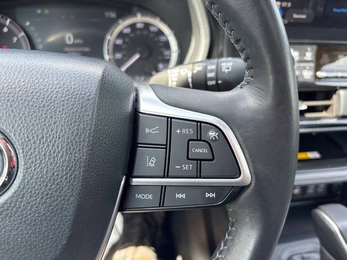 Used 2024 Toyota Highlander XSE AWD/4WD image 29