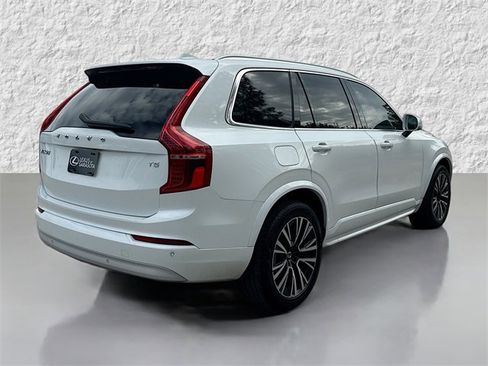 Used 2022 Volvo XC90 T5 Momentum w/ Advanced Package image 3