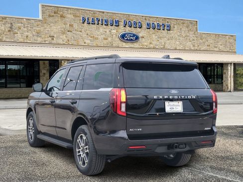 New 2026 Ford Expedition Active image 4