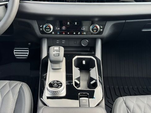 New 2026 Mitsubishi Outlander SEL FWD image 22