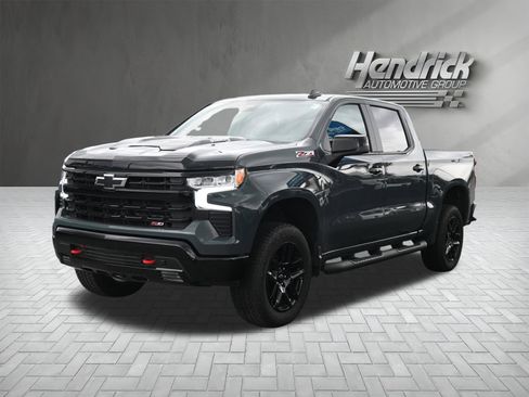Used 2025 Chevrolet Silverado 1500 LT Trail Boss w/ Convenience Package II AWD/4WD image 5