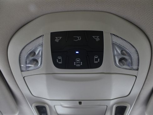 Used 2023 Chrysler Pacifica Limited image 22
