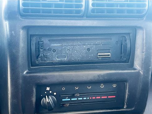 Used 1997 Jeep Wrangler SE image 21