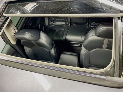 Used 2025 Honda Pilot Touring image 23