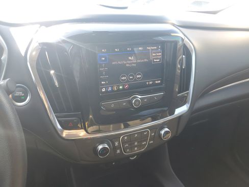 Used 2020 Chevrolet Traverse LS image 19