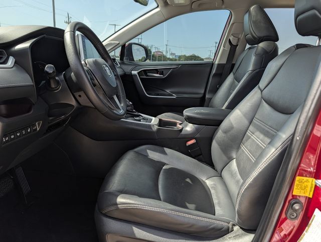 Used 2021 Toyota RAV4 Limited AWD/4WD image 26
