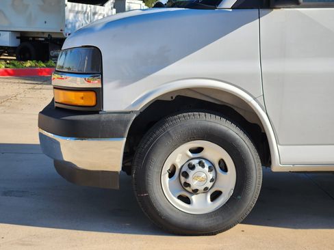 New 2025 Chevrolet Express 3500 w/ Power Convenience Package image 14