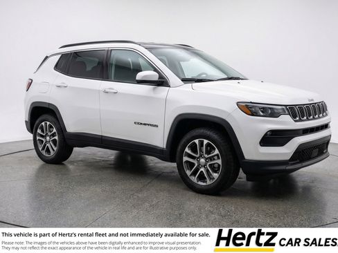 Used 2025 Jeep Compass Trailhawk image 1