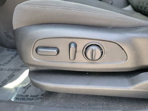 Used 2020 Chevrolet Blazer LT image 12