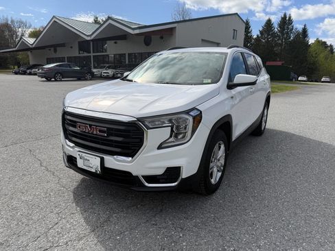 Used 2022 GMC Terrain SLE w/ Driver Convenience Package AWD/4WD image 1