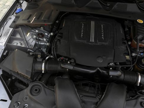 Used 2014 Jaguar XJ R LWB RWD image 46
