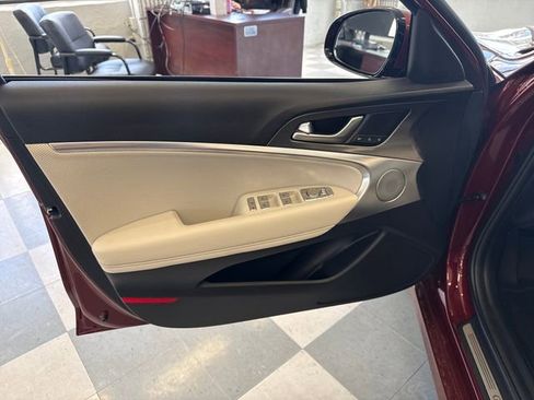 Used 2025 Genesis G70 2.5T w/ Sport Prestige Package AWD/4WD image 13