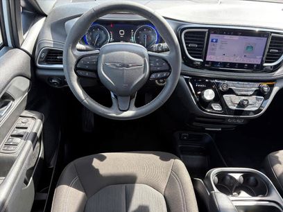 Used 2023 Chrysler Pacifica Touring