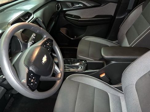 Used 2022 Chevrolet TrailBlazer LT w/ Convenience Package image 23