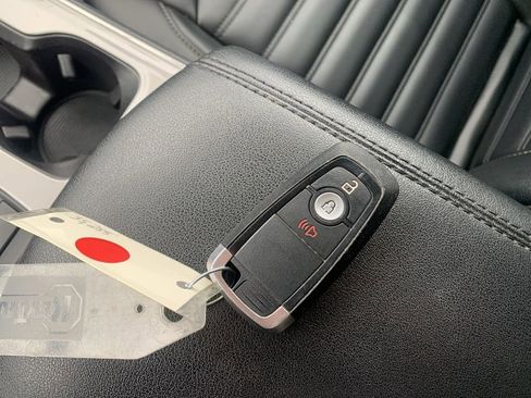 Used 2023 Ford Edge SEL image 28