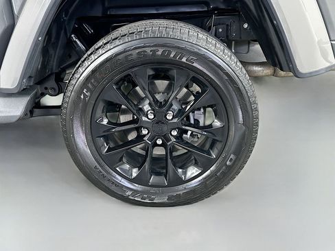 Used 2023 Jeep Gladiator Overland AWD/4WD image 34