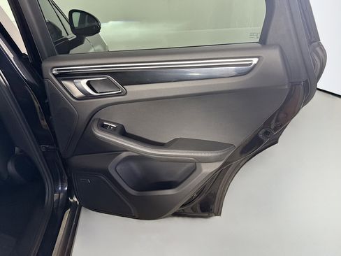 Used 2021 Porsche Macan S image 27
