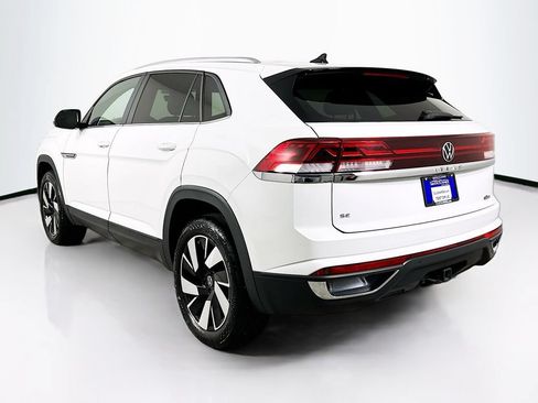 Used 2024 Volkswagen Atlas Cross Sport SE FWD image 6