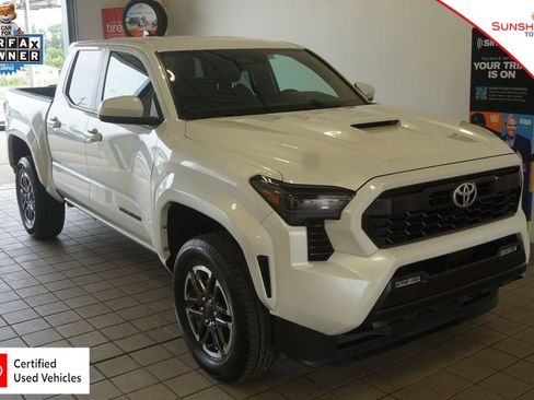 Used 2025 Toyota Tacoma TRD Sport AWD/4WD image 1