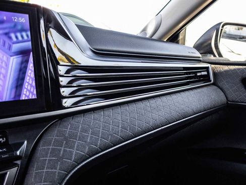 Used 2025 Toyota Camry XLE image 26