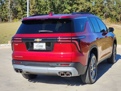 New 2026 Chevrolet Traverse LT w/ Driver Confidence Package FWD image 5