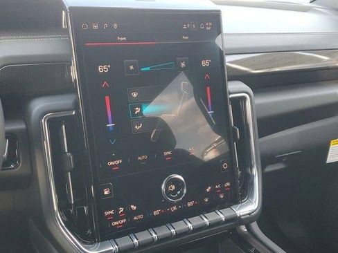 New 2026 GMC Yukon XL Elevation image 25