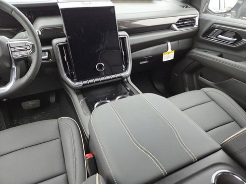 New 2026 GMC Yukon Elevation image 33