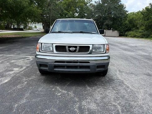 Used 2000 Nissan Frontier XE RWD image 9