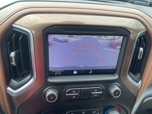 Used 2019 Chevrolet Silverado 1500 High Country image 36