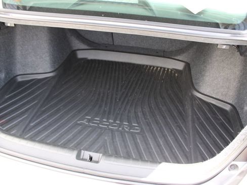 Used 2019 Honda Accord EX-L image 9