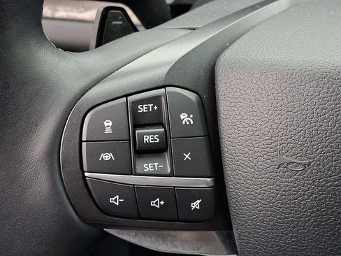 Used 2020 Ford Explorer Platinum w/ Premium Technology Package image 24