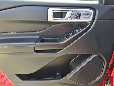 Used 2020 Ford Explorer Limited RWD image 33