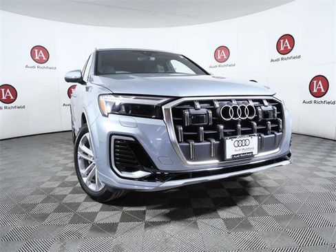 Used 2025 Audi Q7 3.0T Premium Plus image 2